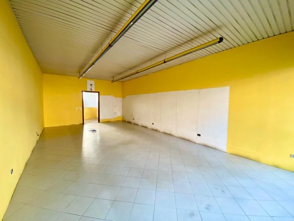 locale commerciale in vendita a Borgo San Dalmazzo