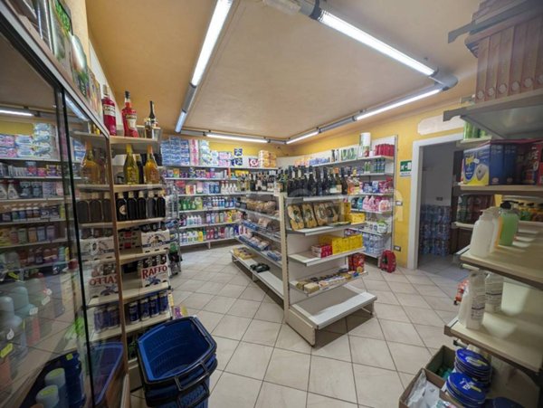 negozio in vendita a Borgo San Dalmazzo