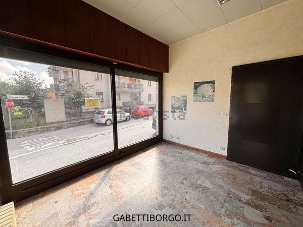ufficio in vendita a Borgo San Dalmazzo in zona Beguda