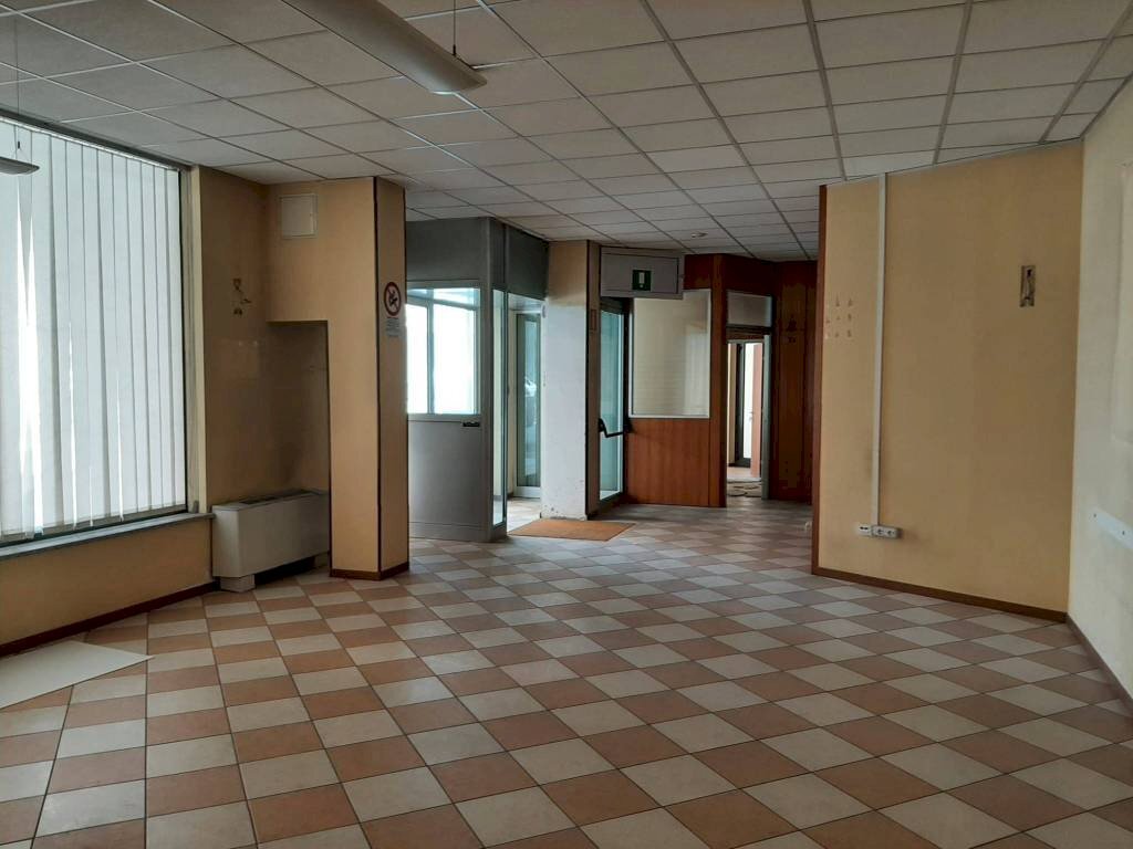 negozio in vendita a Borgo San Dalmazzo