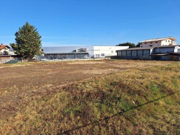 terreno edificabile in vendita a Borgo San Dalmazzo