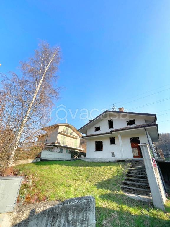 casa indipendente in vendita a Borgo San Dalmazzo