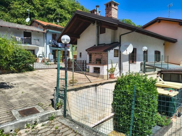 casa indipendente in vendita a Borgo San Dalmazzo in zona Beguda