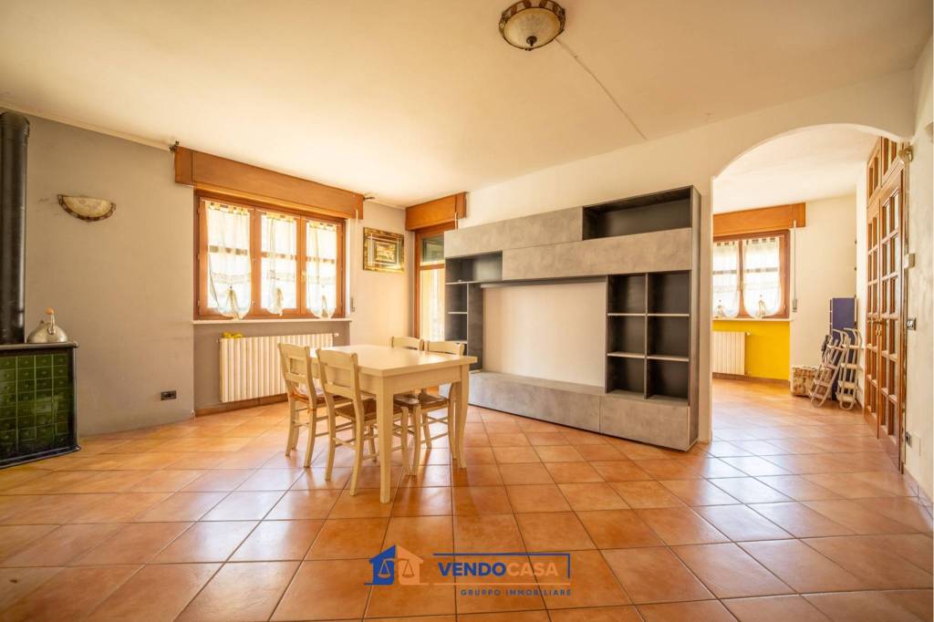 casa indipendente in vendita a Borgo San Dalmazzo