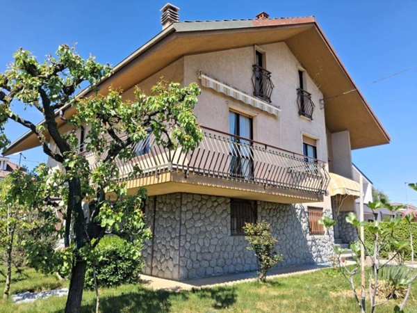 casa indipendente in vendita a Borgo San Dalmazzo