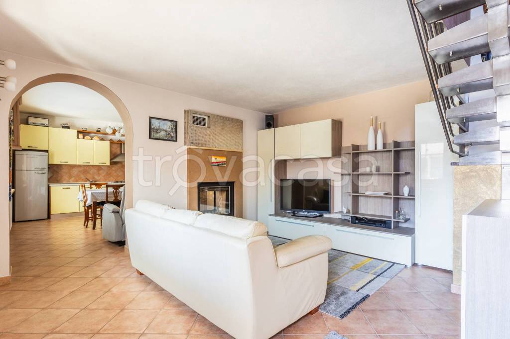 casa indipendente in vendita a Borgo San Dalmazzo