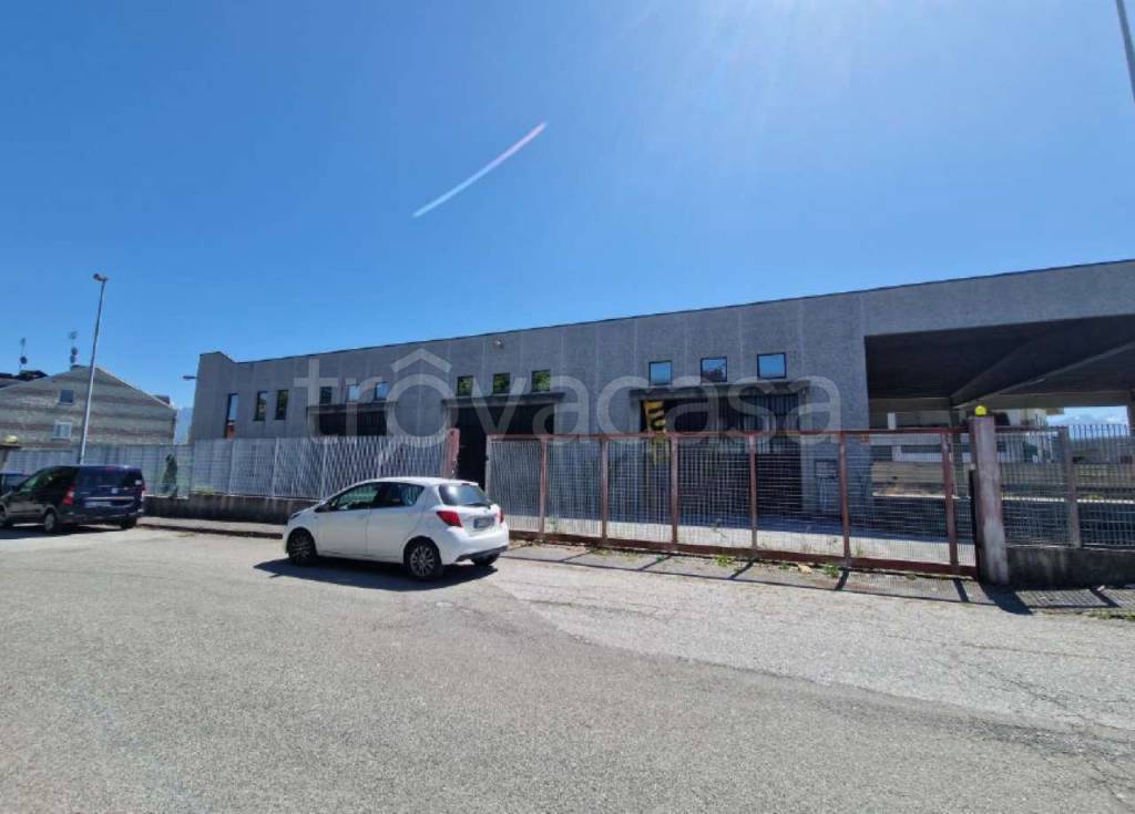 locale commerciale in vendita a Borgo San Dalmazzo