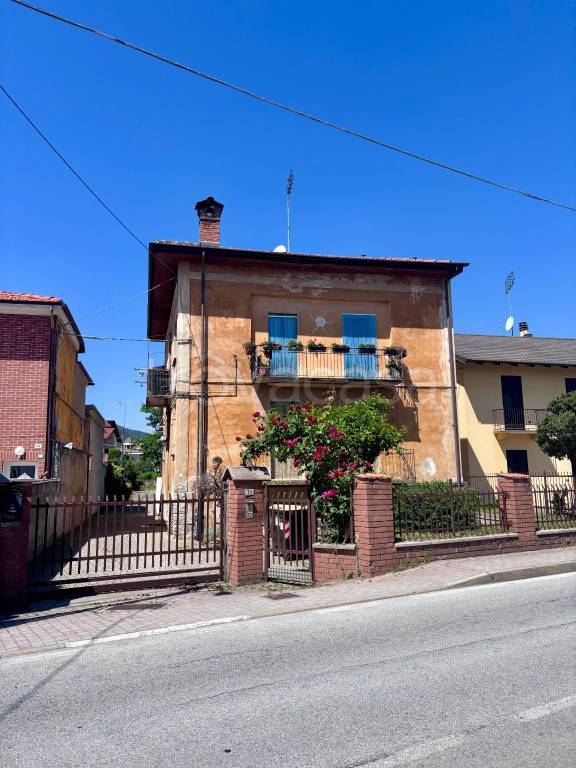 casa indipendente in vendita a Borgo San Dalmazzo