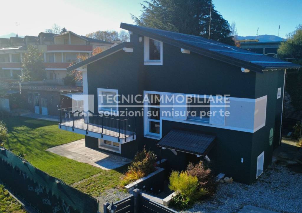 casa indipendente in vendita a Borgo San Dalmazzo