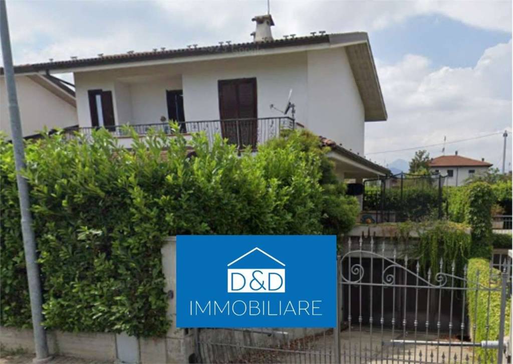 casa indipendente in vendita a Borgo San Dalmazzo