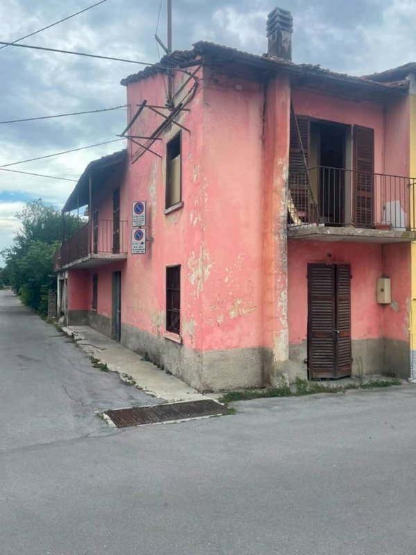 casa indipendente in vendita a Borgo San Dalmazzo