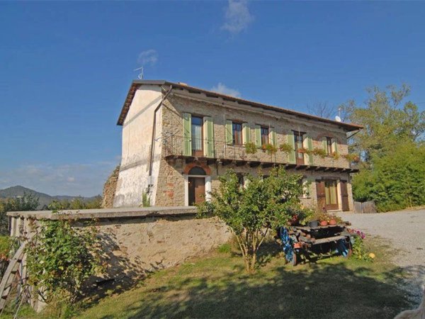 casale in vendita a Bosia