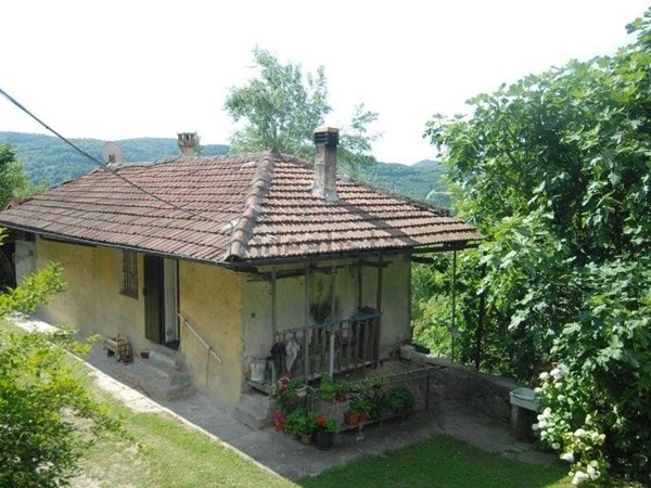 casale in vendita a Bosia