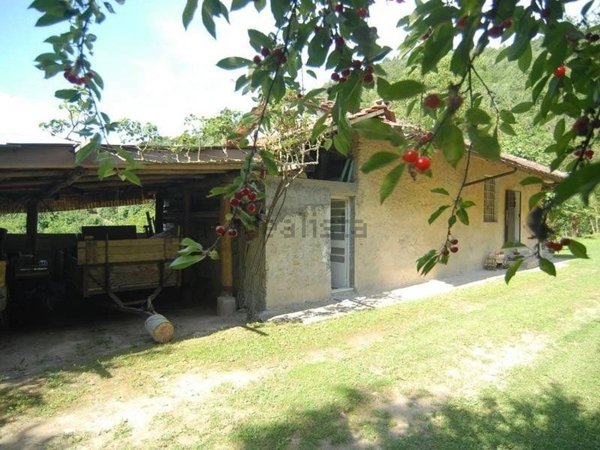 casale in vendita a Bosia