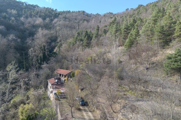 casale in vendita a Bosia
