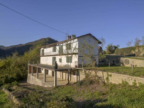 casale in vendita a Bosia