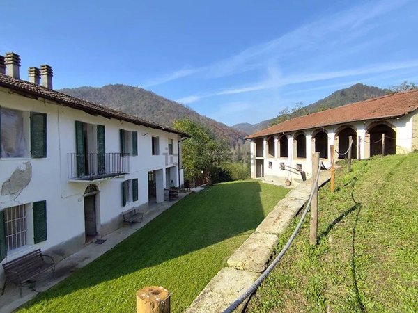 casale in vendita a Bosia