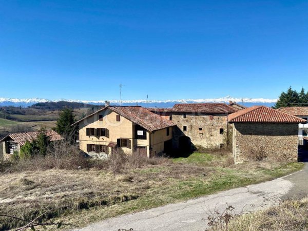casa indipendente in vendita a Bossolasco