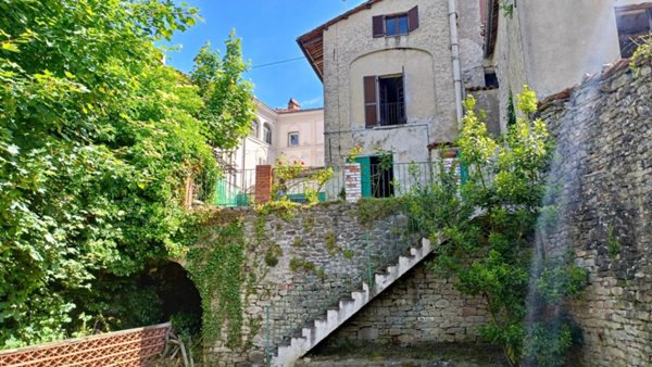 casa indipendente in vendita a Bossolasco