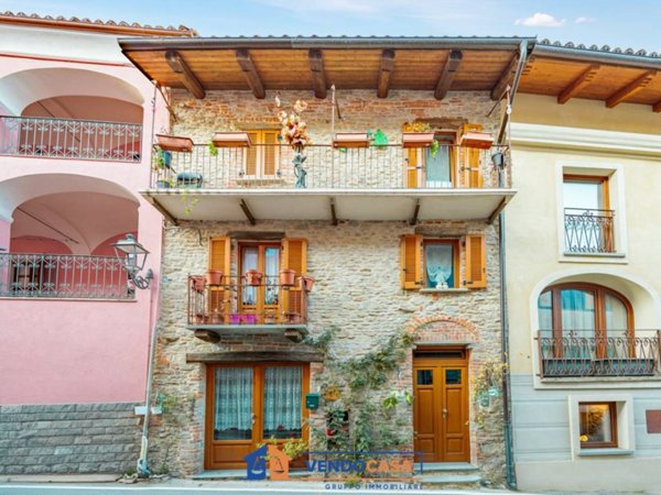 casa indipendente in vendita a Bossolasco