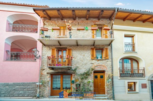 casa indipendente in vendita a Bossolasco