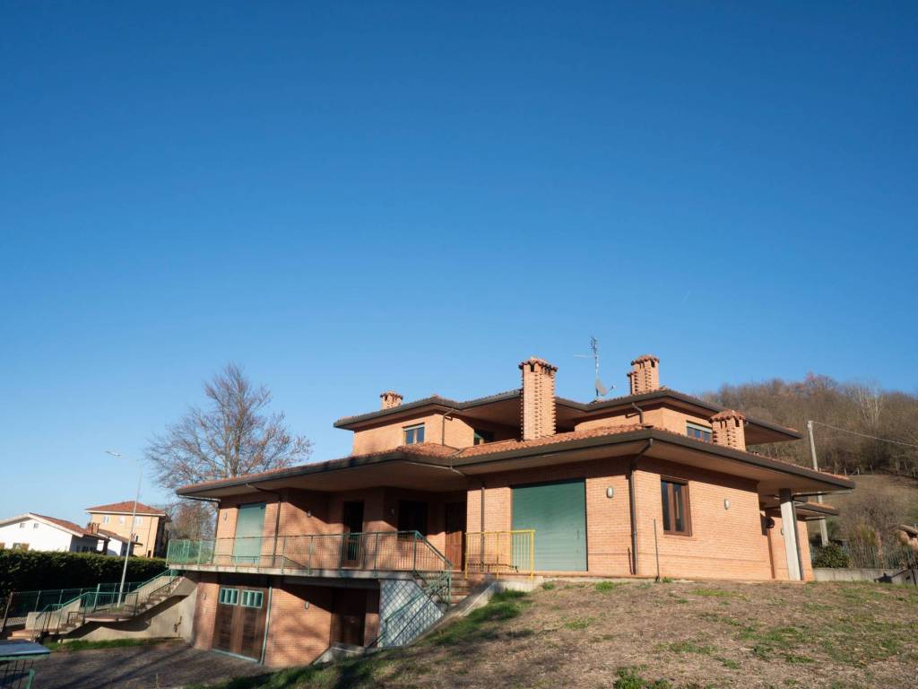 casa indipendente in vendita a Bossolasco