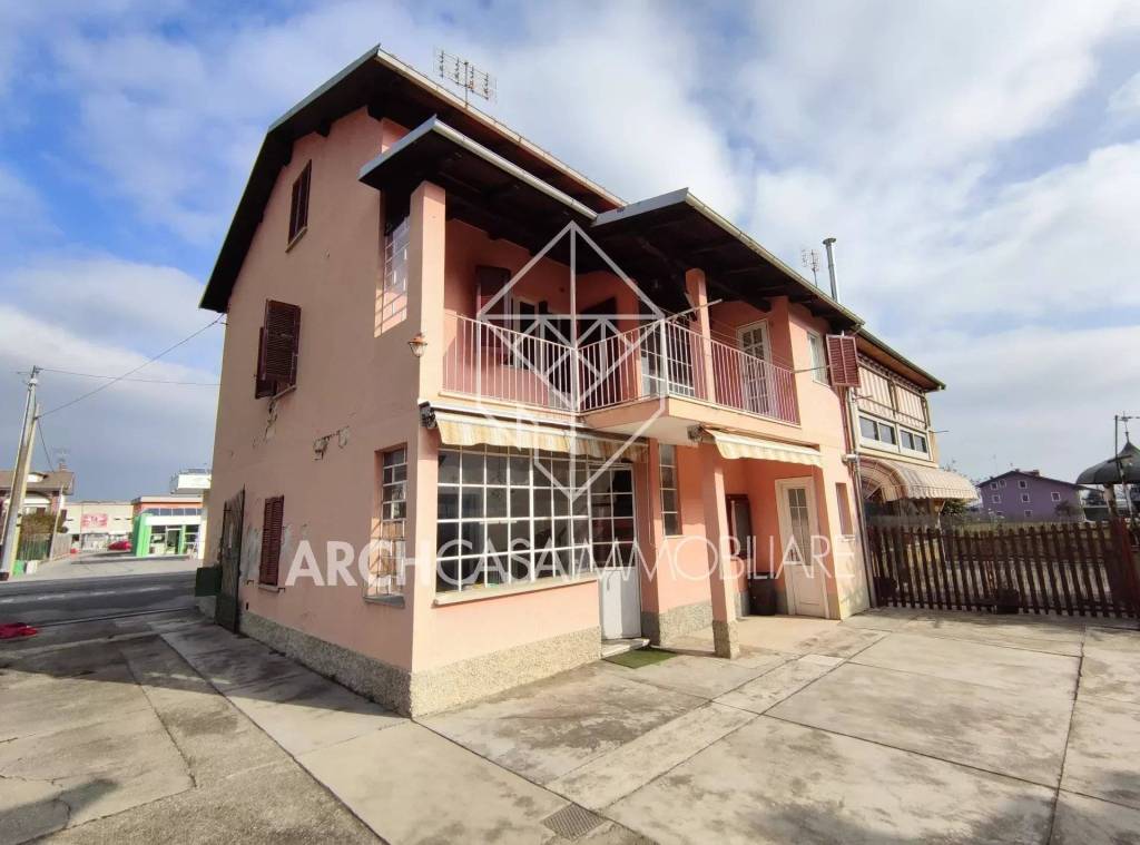 casa indipendente in vendita a Boves