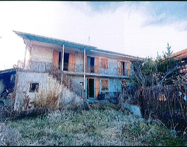locale di sgombero in vendita a Boves