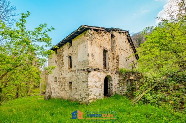 casale in vendita a Boves in zona San Giacomo