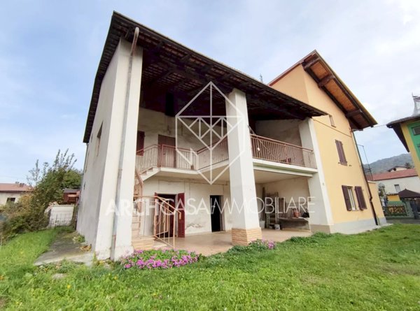 casale in vendita a Boves in zona Fontanelle
