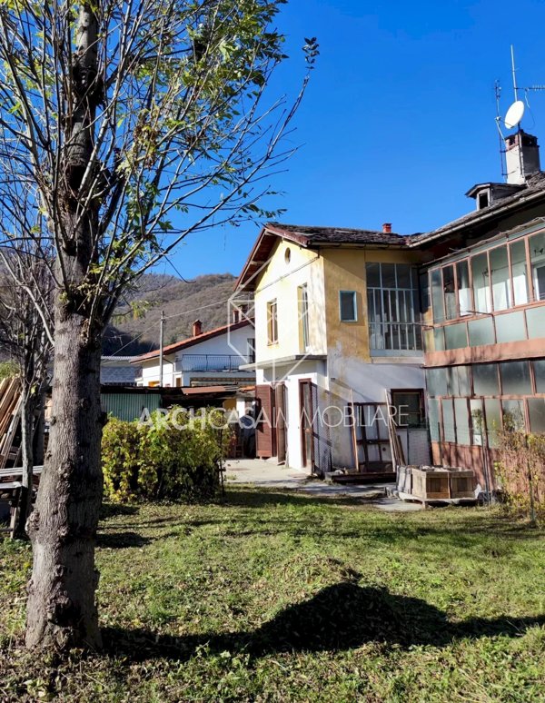 casa indipendente in vendita a Boves in zona Castellar