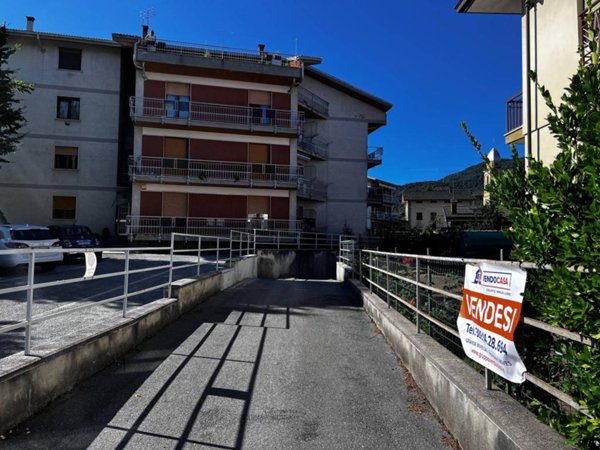 locale di sgombero in vendita a Boves