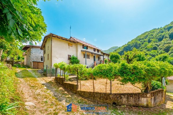 casa indipendente in vendita a Boves in zona San Giacomo