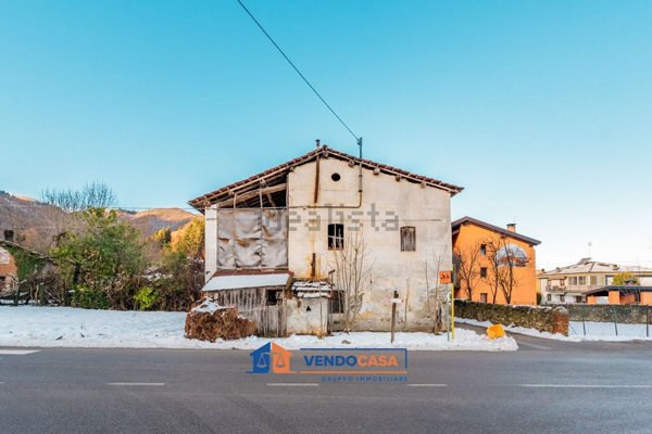 quadrivano in vendita a Boves in zona Castellar