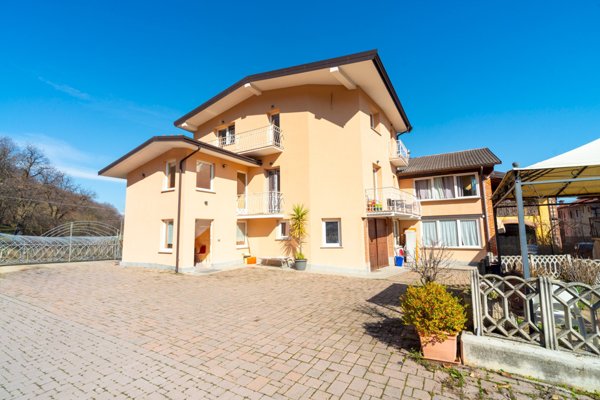 casa indipendente in vendita a Boves in zona Rosbella