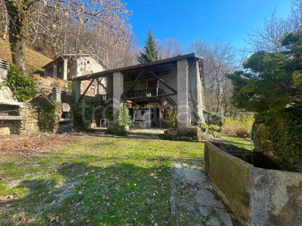 casa indipendente in vendita a Boves in zona Castellar