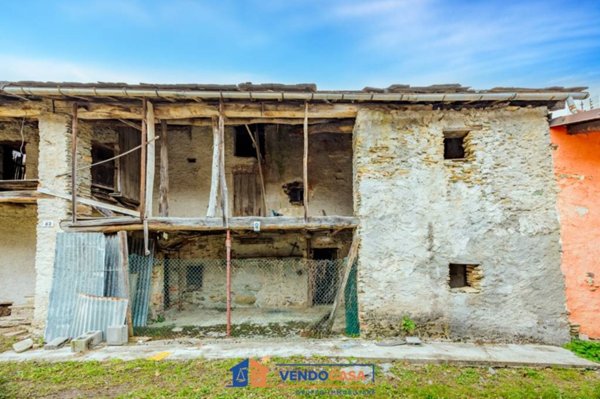 casa indipendente in vendita a Boves in zona Castellar
