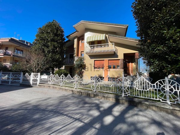 casa indipendente in vendita a Boves