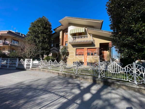 casa indipendente in vendita a Boves in zona Cerati