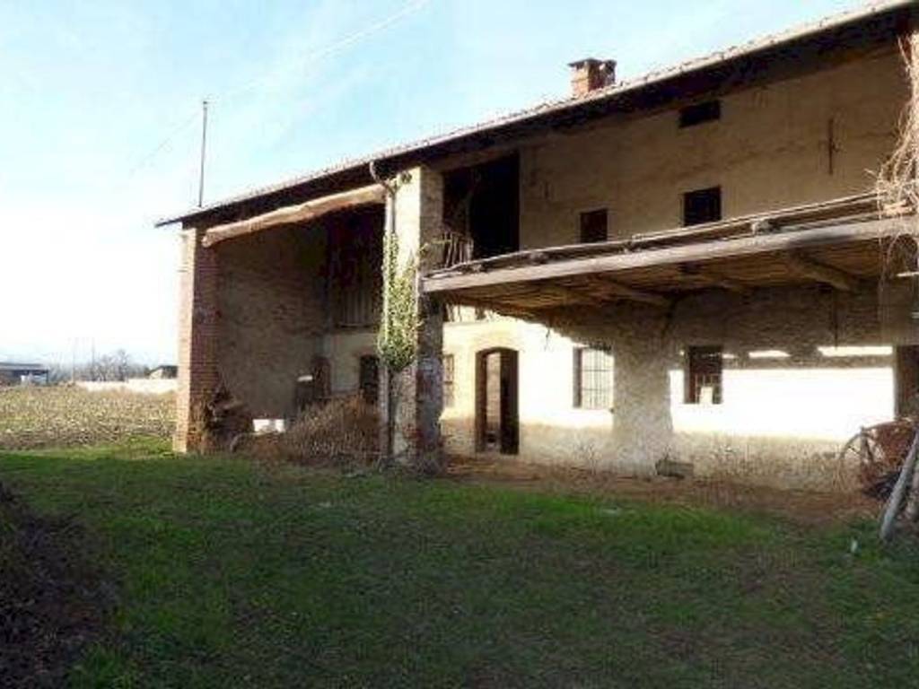 casale in vendita a Boves