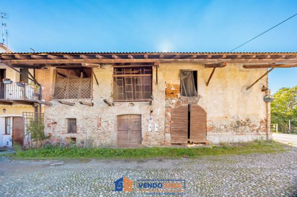 casale in vendita a Boves in zona Fontanelle