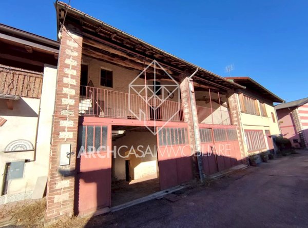casale in vendita a Boves in zona Rosbella