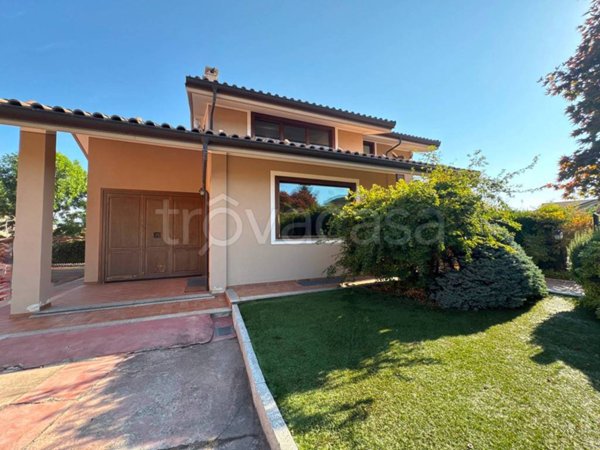 casa indipendente in vendita a Boves in zona Rosbella
