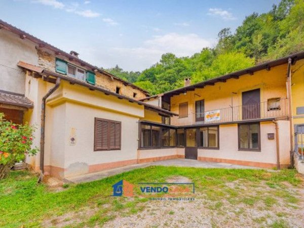 casale in vendita a Boves in zona Rosbella