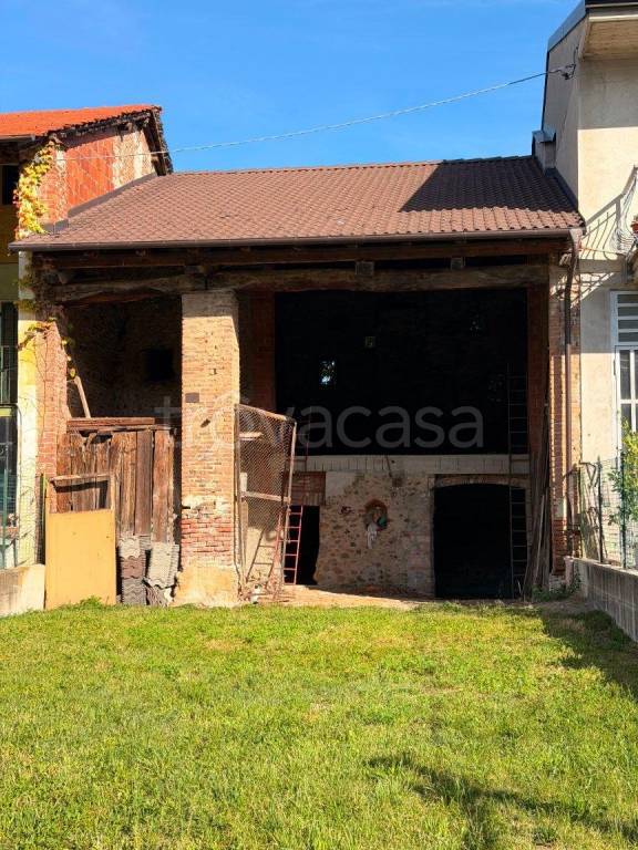 casa indipendente in vendita a Boves in zona Fontanelle
