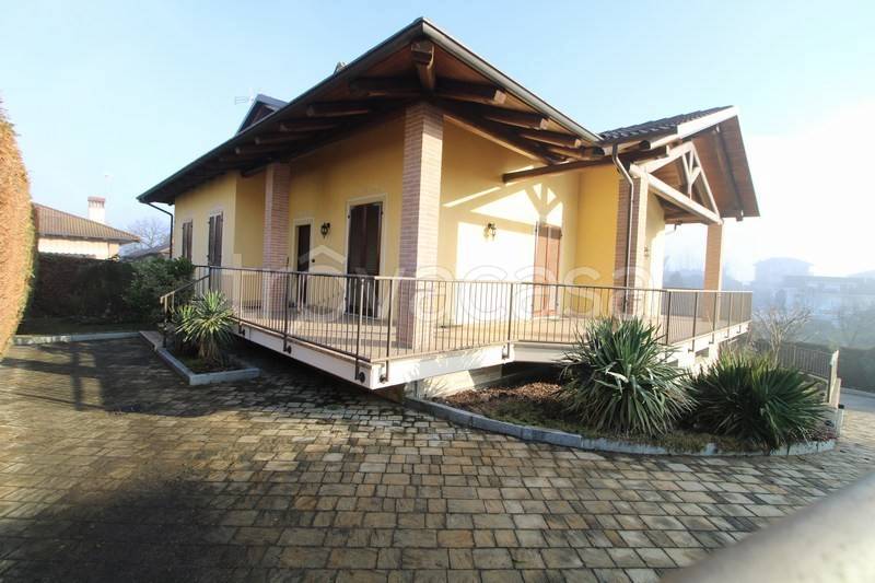 casa indipendente in vendita a Bra in zona San Michele