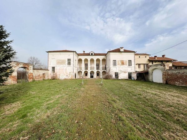 villa in vendita a Bra in zona Pollenzo