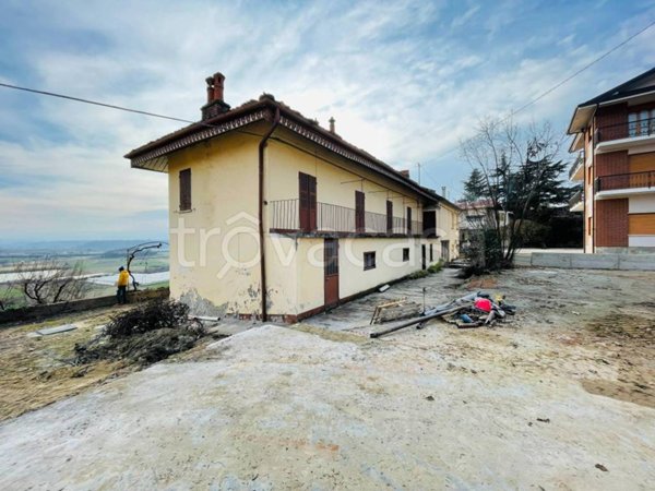 casa indipendente in vendita a Bra