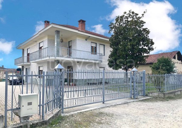 casa indipendente in vendita a Bra in zona Bandito