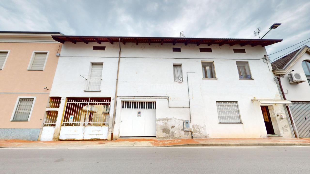 casa indipendente in vendita a Bra
